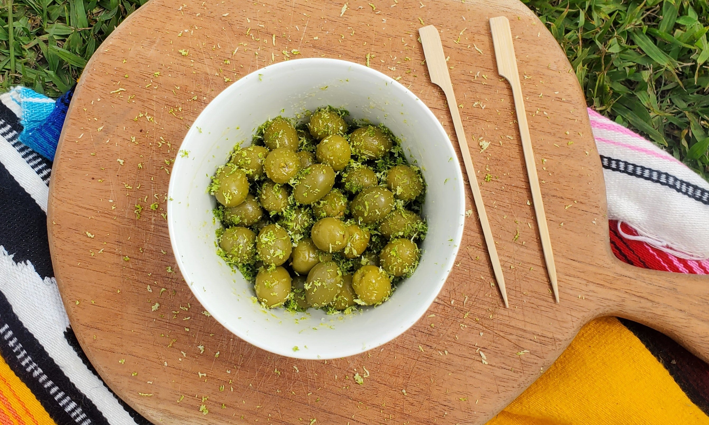 Aceitunas con ralladura de limón