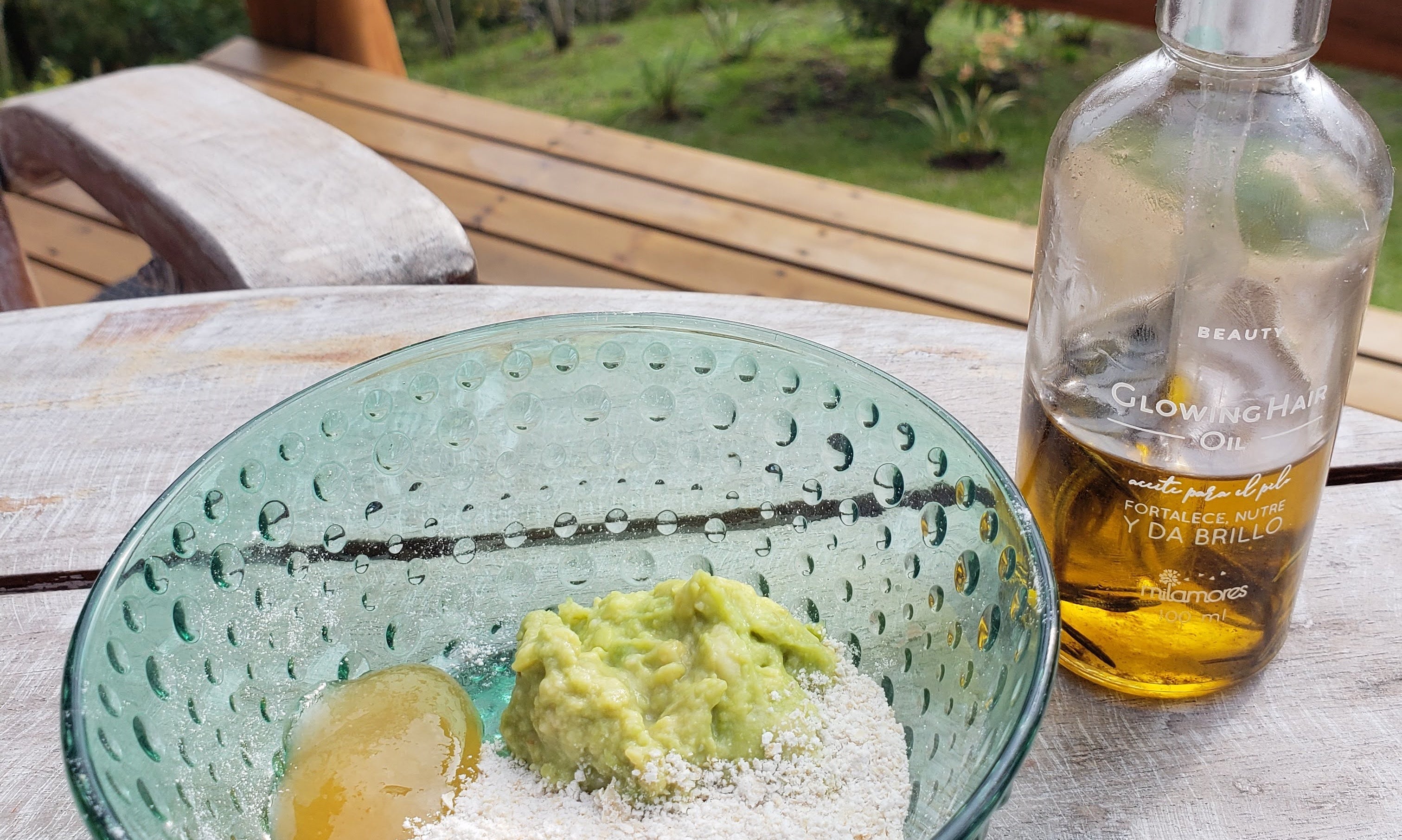 Mascarilla de aguacate con avena, miel y MagicOil
