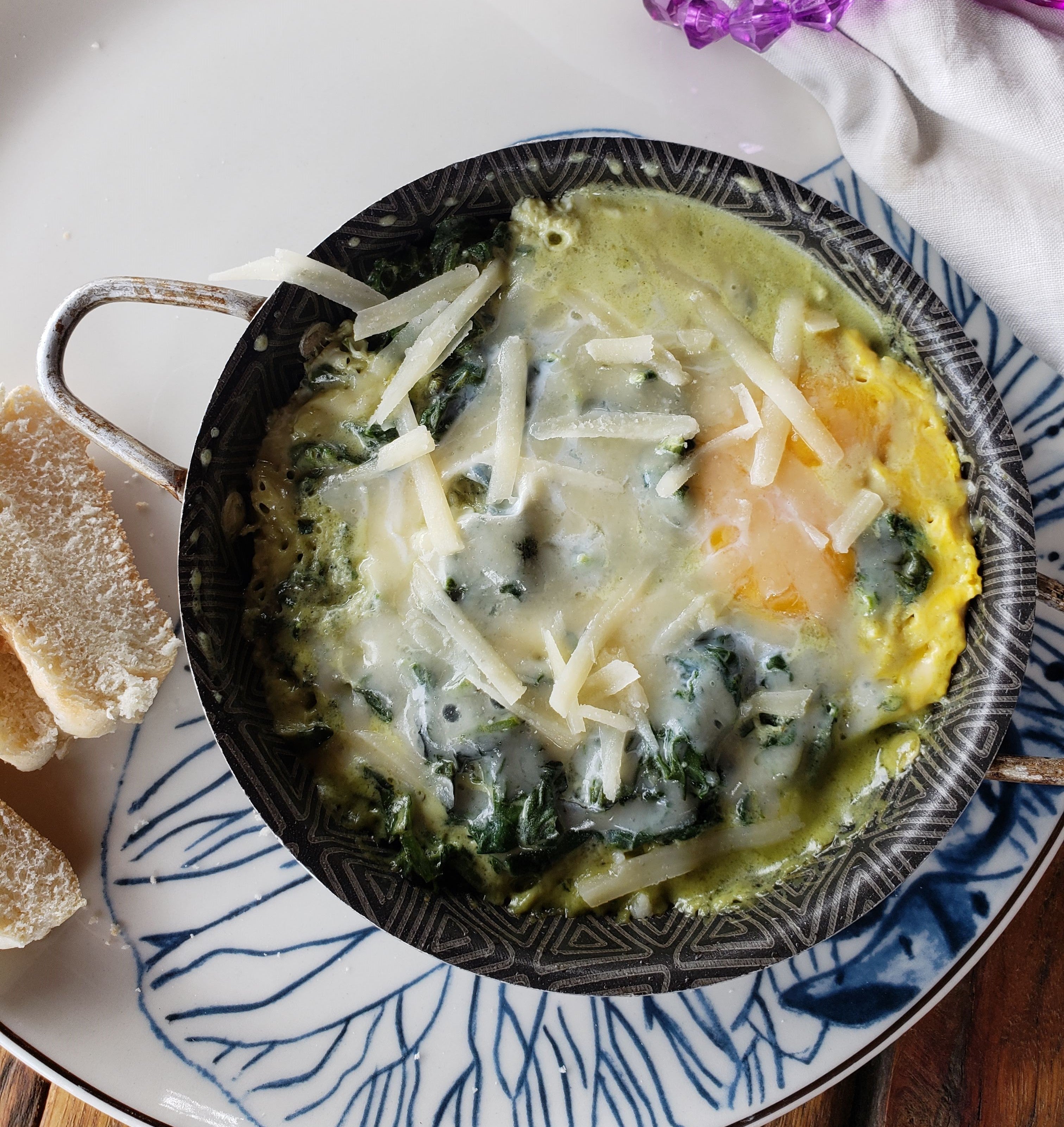 Huevos con espinaca